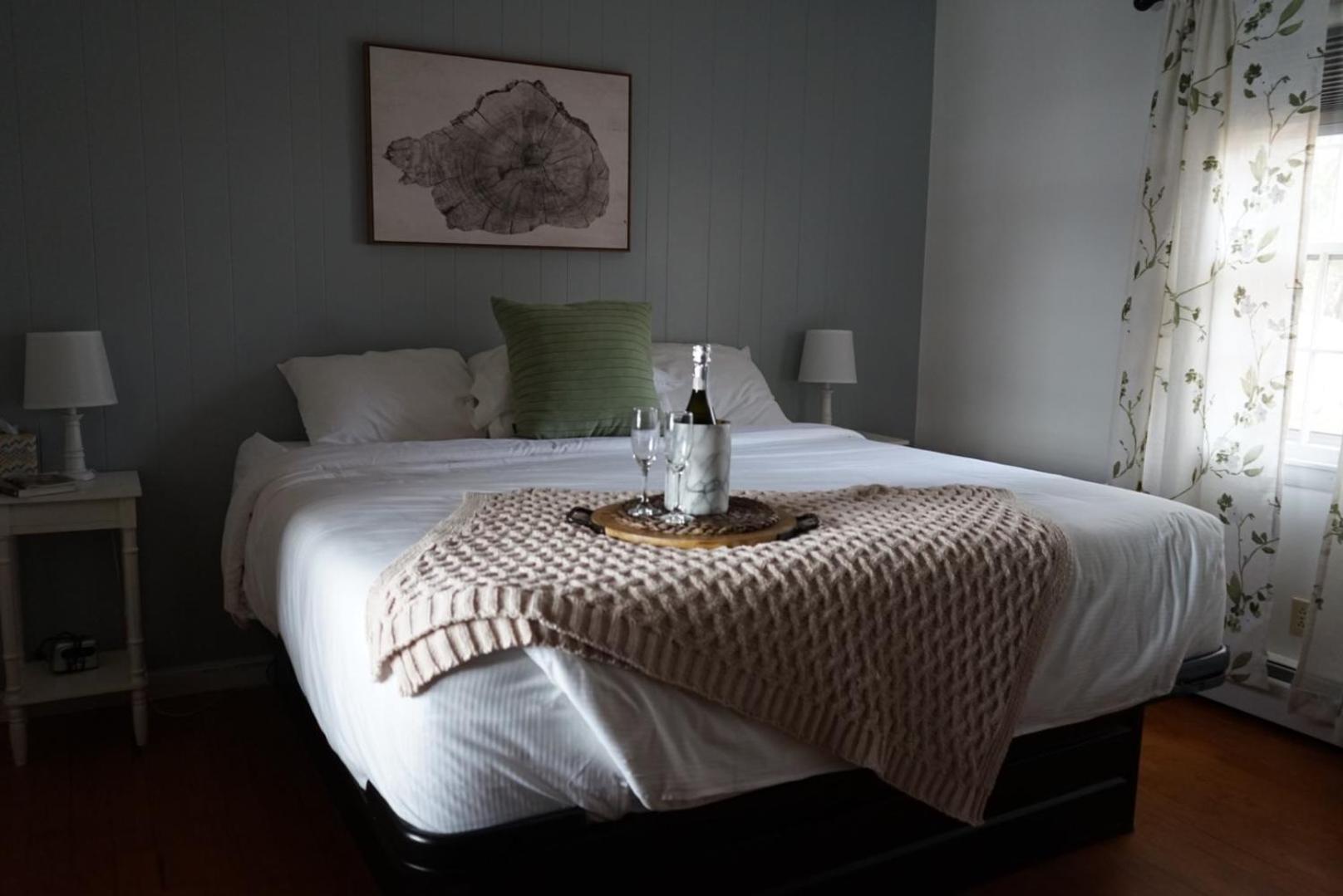 Alamoosook Lakeside Inn Orland Ngoại thất bức ảnh